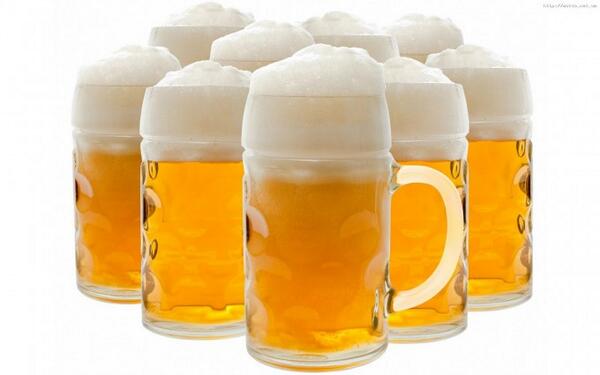 ExpressPickUp's tweet photo. Pasado el miércoles, pasada la semana. No hay mejor manera de encarrilar un jueves que con unas buenas #cervezas. http://t.co/Bt5yG1J1ee
