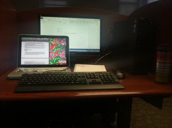SamHart25's tweet image. Like welcome to the first week of class 😣 #twocomputers #oneassignment