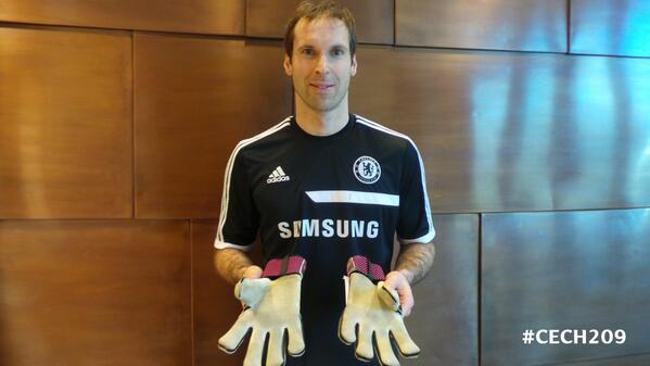 ChelseaFC's tweet photo. Petr Cech is giving away a signed pair of his @adidasuk gloves. RT to be in with a chance of winning them! #Cech209 http://t.co/popHnZtaUE
