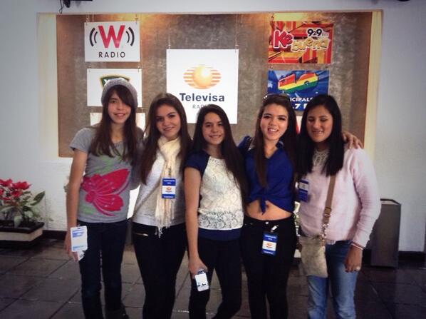 LasMusasOficial's tweet photo. Que tengan un increíble día! Los queremos hermusos! 😘 http://t.co/mQ1I5Y5HNe