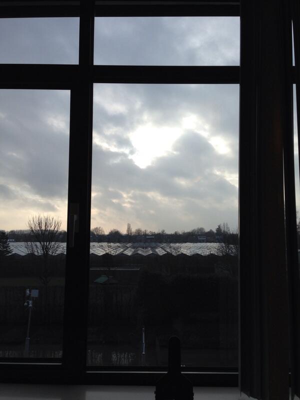 SeanGardner15's tweet photo. A brief break of tepid brightness in the unrelenting January grey #grim weather http://t.co/P0QU8HKUAK