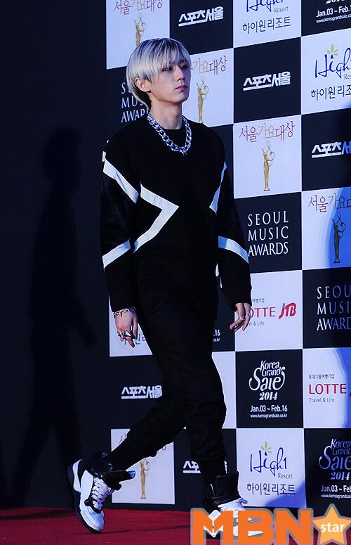 BeqUNGoCcAAt_tg.jpg:large