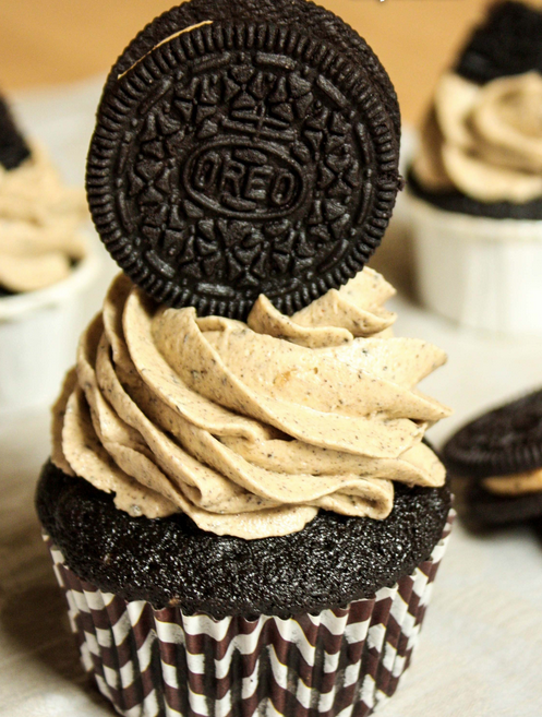 F00DP0RN's tweet photo. Peanut Butter Oreo Cupcakes #F00DP0RN http://t.co/71HOGRu0Es