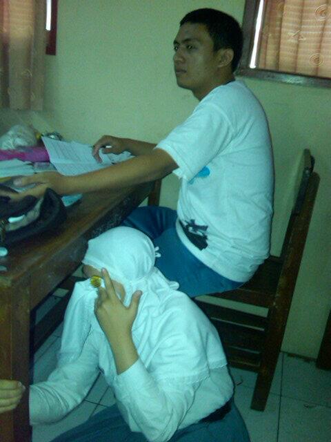insomniaworld's tweet photo. =)) RT @izalkus: Kdrt :D cc: @ansavitri @citadiploma. insomniaworld @anugrahtoke http://t.co/GPLvnF8SjE