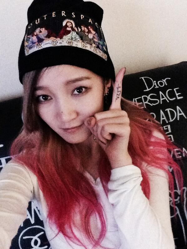 Mengjia0203's tweet photo. 남은 하루. 내일 홍콩콘서트 하로간다~ 25일 무사히 재미있게 같이 놀아요!!🙆#missahk http://t.co/ba9kEKS5T9
