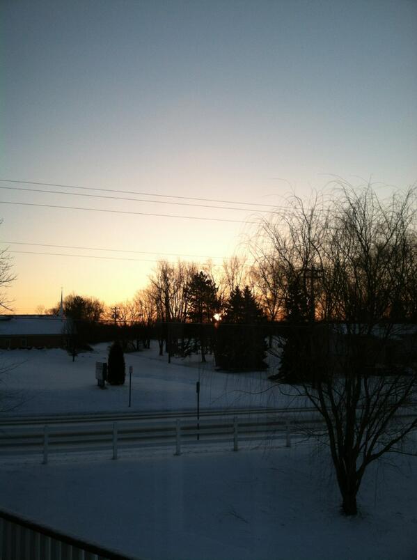 suttonz84's tweet photo. Sunrise and the strokes. Gotta be good. #isthisit http://t.co/WkB8ozDF4Q