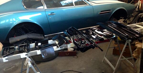 Super_Tweaks's tweet image. Freshly painted parts! mmmmmm! #RangeRover #ColourCoding