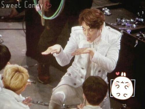 imsodamnspecial's tweet image. Duda existencial: ¿que carajos estaba haciendo Minho?
-