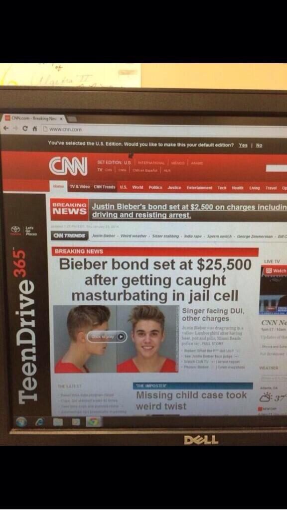 bandowavey's tweet image. “@BiebersMugshots: LMFAO NOOOO 😂😂😂😂 http://t.co/rWG7olA3h6” this guy here 😂😂😂