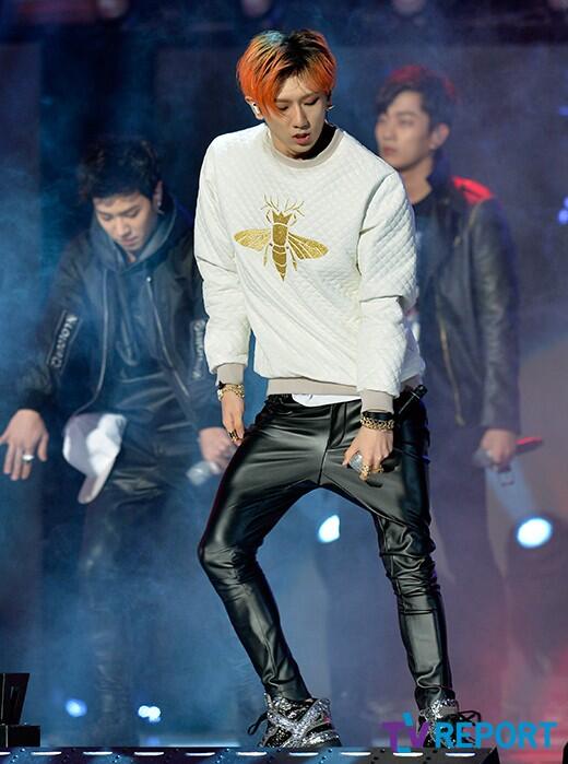 BerJ6-9CcAAASTS.jpg:large