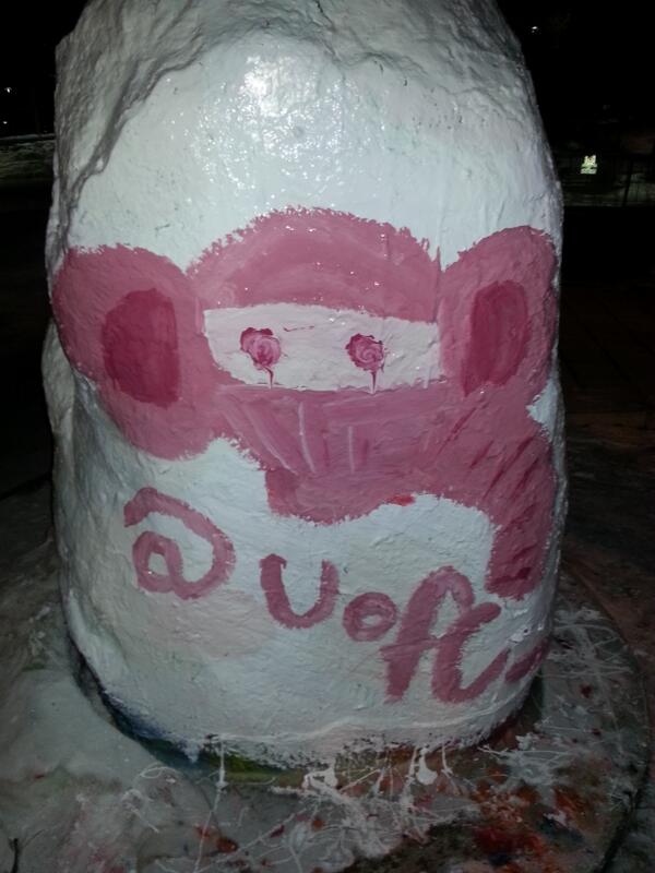 UofC_Elephant's tweet photo. @FrostbiteUofC  stealth elephant strikes again! #frostbite2014 #rock http://t.co/X3W4hkoBjh