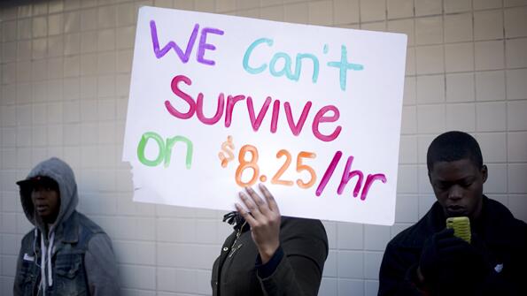 TheEconomist's tweet photo. Why do economists often oppose minimum wage-rates? http://t.co/kKpKXYvbuz http://t.co/gxrHk3iYVH