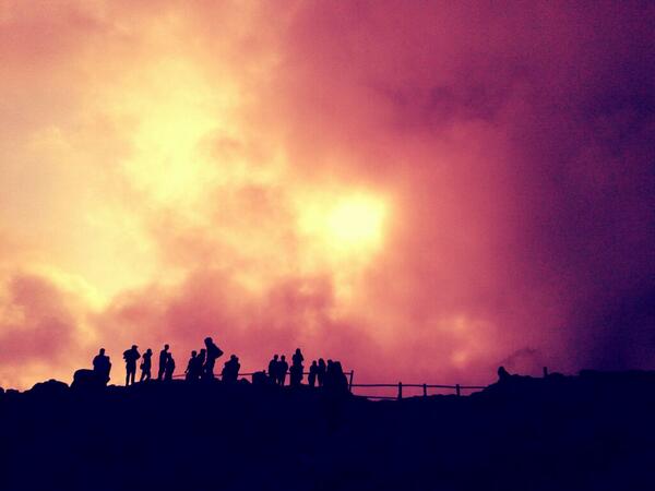 khanzaul's tweet image. #TonightShow_NET indonesia ga ada duanya, 2 thumbs-up #LiburanSaya #kawahsikidang #dieng #wonosobo #jateng