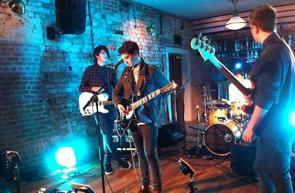BBCnireland's tweet photo. Northern Irish band @theclameens feature on tonight @bbcartsshow 2200 BBC Two NI http://t.co/XGMaZAjZ7J