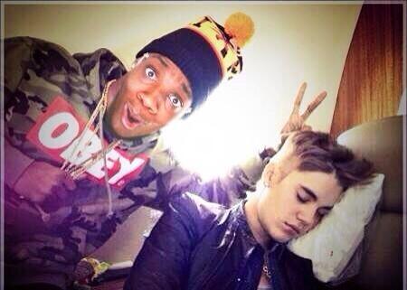 DonielThePrince's tweet image. EVERYBODY LEAVE MY NIGGA ALONE. #FreeJB