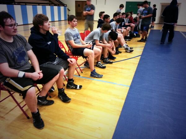 a_monroe1's tweet photo. Jv bison ready for some cross town action. @chaseperry03  @wpyette http://t.co/mI7KYd2u1e