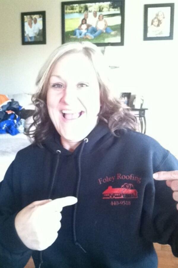 SamanthaJo98's tweet image. Hey @shelbfoley &amp;amp; @McKenna__Foley look who I found #supportin'😜