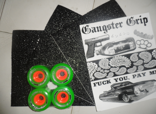 jankielc_'s tweet image. Estoy Ready para el Guajataka! Gracias a Mambo's SK8 Warehouse! #SlideJam