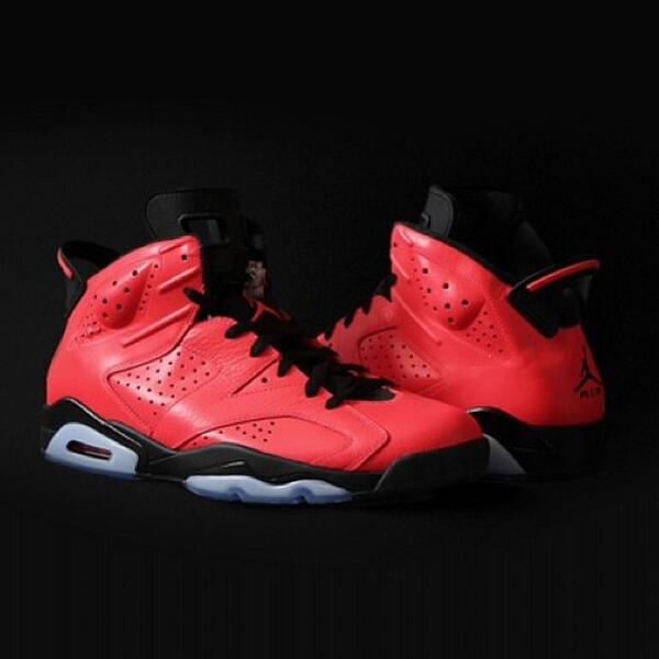 TheSoleSavior's tweet photo. releasing on Feb 15 😍 get your money ready! #SoleSavior http://t.co/19k1iBTxfA