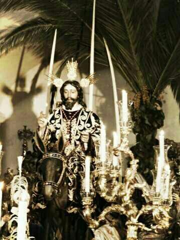JesusTarancon's tweet photo. Exámenes, estudiar... una rutina atenuada por una sombra que ya asoma en el horizonte http://t.co/wGsXSMp8Ev