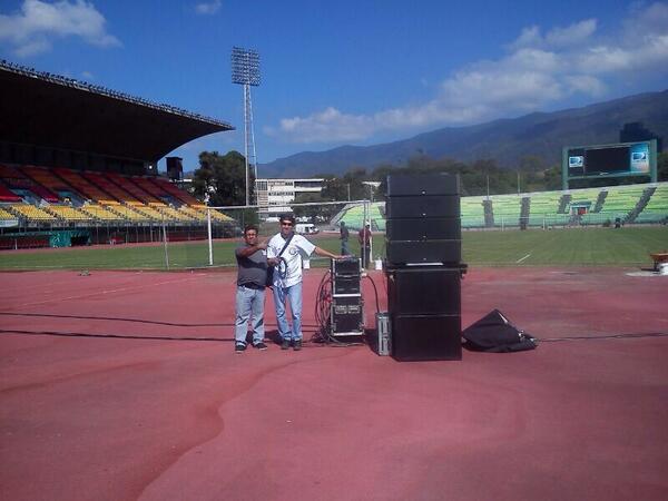 audiogymlive's tweet photo. Servicio de audio prestado en el estado olimpico de la Ucv @Audioprojec http://t.co/PIRxmytncY