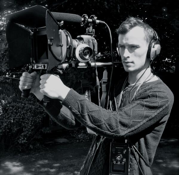 AdamTallonFilm's tweet photo. great shoulder mount from proaim!!
#dslr #shoot #filmmaking http://t.co/gRXcTFeWBr