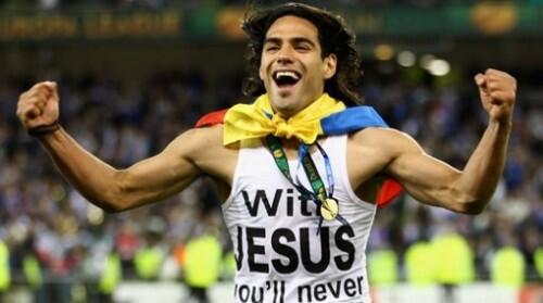 erny103's tweet photo. @FALCAO Tigre yo se que DIOS te va sacar adelante, el te esta utilizando para mostrarnos su GRANDEZA!!!...Fuerza Rada http://t.co/MZLiiOYqYN