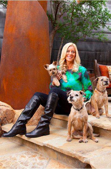 KNEWMANDESIGNS's tweet photo. Congrats to my friend, Renee Parsons! AZ Foothills Mag "Woman Who Moves the Valley!" 

http://t.co/UFnurFvMXT http://t.co/YWYcUkFljT