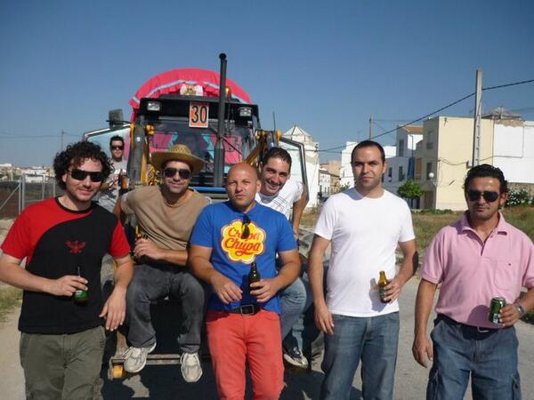 gabriel_jiar's tweet photo. Los romeros jeje http://t.co/9TFnuWopxG