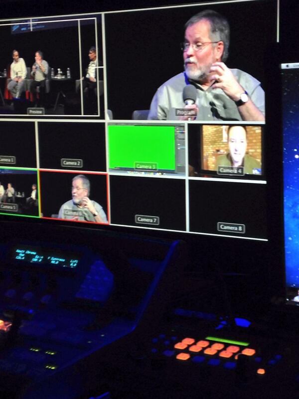 clara_cat123's tweet photo. #PlanetaryRadioLive This is really interesting. I'm loving it http://t.co/iprPWQhSS2