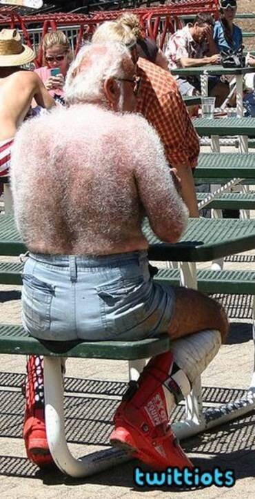 ___aldrin___'s tweet photo. @bill_stiteler This guy may have you beat, though. :| #performancefleece http://t.co/Wev2yWYTPH