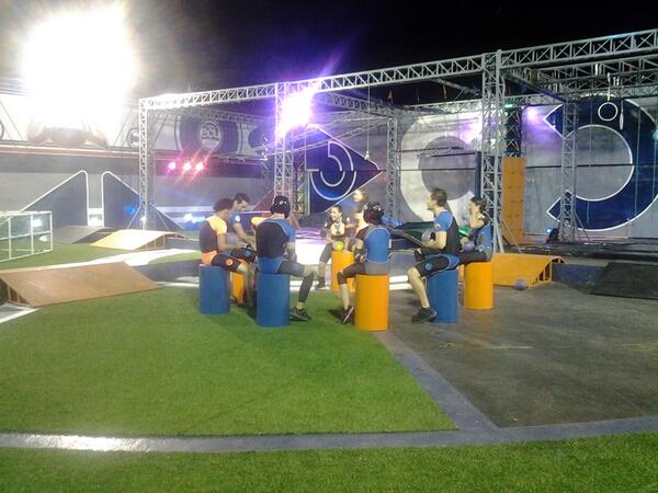 RTS_CombateEc's tweet photo. Inicia #TucoYBola #CombateLiderDelPrimeTime @Gordon_combate @FannyGarcesG @Jommyta http://t.co/jhmVvmezVQ