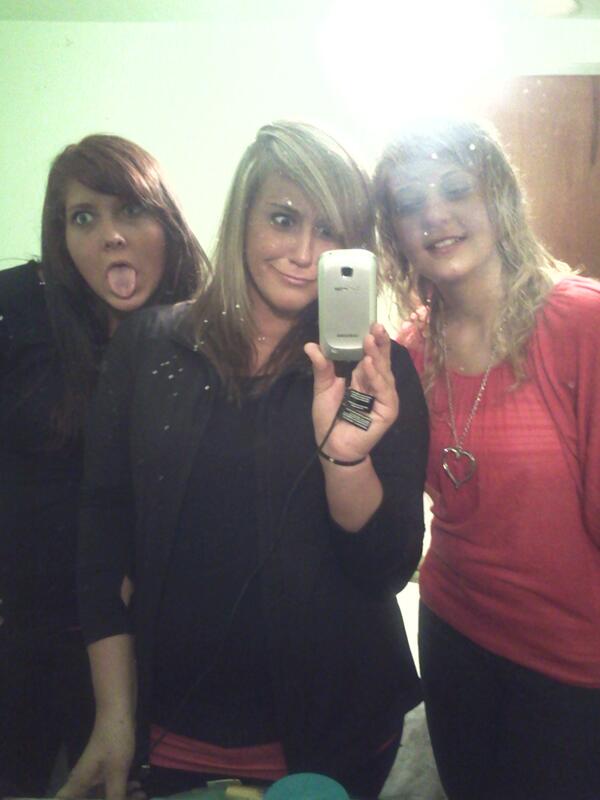 inayoder96's tweet image. I miss you girl! Why don&apos;t we just get together;) lol @94Mast  @Kari_Mast3