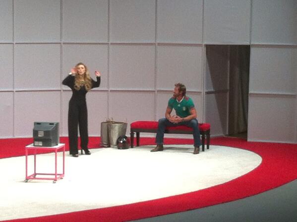 arturito27's tweet photo. @aracelyarambula, y @gabrielsotofans en Mty en "Por que los hombres aman a las cabronas", publico entretenido. http://t.co/Gc1FmQtMbR