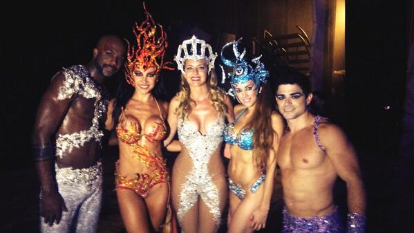 Increible experiencia con los grosos de <a href="/adabelguerrero/">Adabel Guerrero</a> <a href="/FDMolinari/">Federico Molinari</a> <a href="/BeluuPouchan/">BelenPouchan</a>  @stravaganzaFM  <a href="/ConcentradosRed/">Concentrados En Red</a>