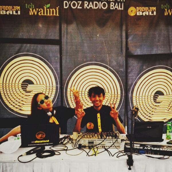 PR_OZBALI's tweet photo. Siaran SORE live on air from Best Western Premier Sunset Road, streaming di  ... http://t.co/8BXjUhPVnQ http://t.co/UJo5PWdwzA