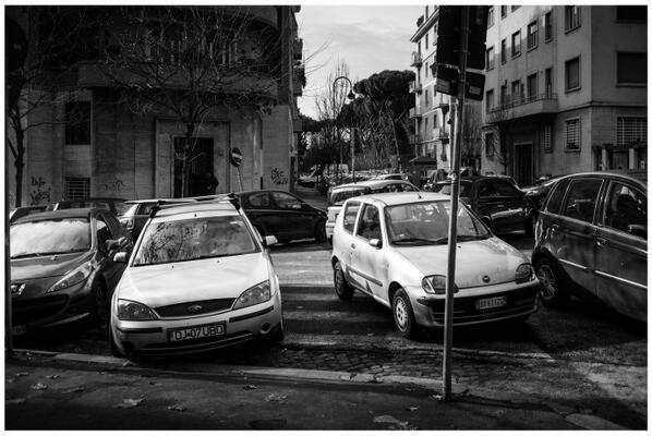 AgoPanini's tweet photo. Mentre #lagrandebellezza si avvia agli oscar, ecco cosa accade,quotidianamente. https://t.co/bJ6QlHOxIu http://t.co/gGKgfA2Nai