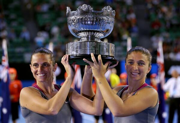 repubblica's tweet photo. Errani e Vinci ancora regine dell'#AustralianOpen http://t.co/PcW97B8AZD http://t.co/NXXLbaWC93