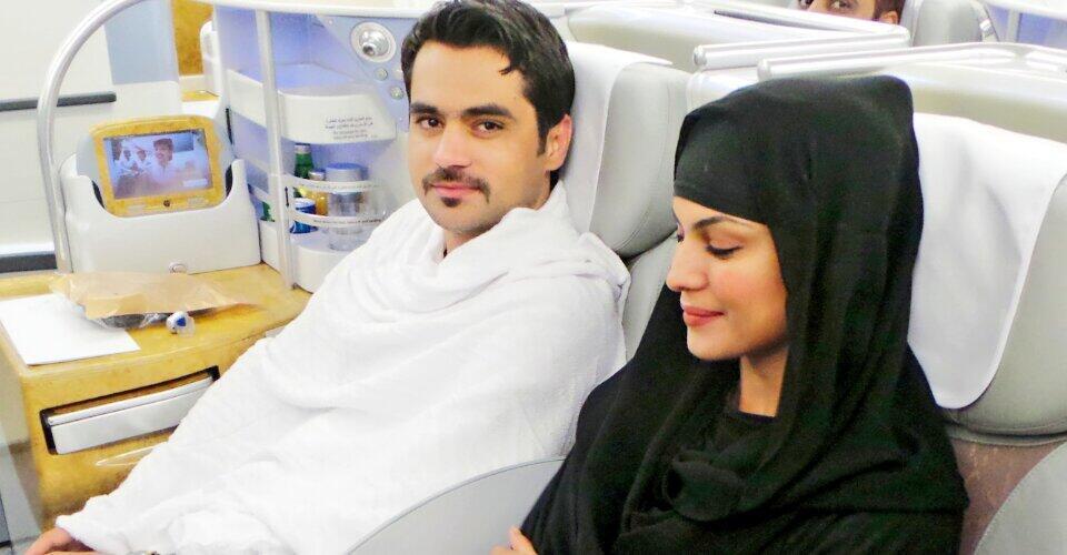 omar r quraishi on X: "Veena Malik with her husband Asad Bashir enroute to  Umrah http://t.co/tkix9Kd7PP" / X