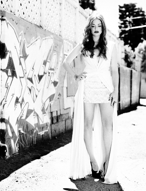 Holland Roden (@fakingtwbeauty) on Twitter photo 
