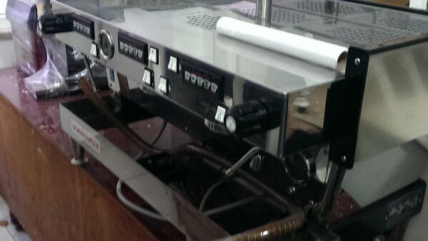 SamCevikoz's tweet photo. My new toy , will b centre of attention at MOC CAFE ISTANBUL. http://t.co/SV4OiaMkl1