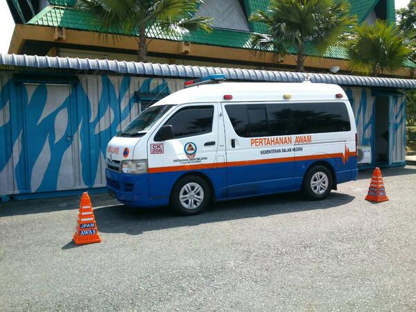 mmms138's tweet photo. Tempat standby ops selamat 4 di Plus Gurun, Kedah @Moqta70 @RajaAlhakim @JpamKedah @Mie016 http://t.co/ACaqFluyMP