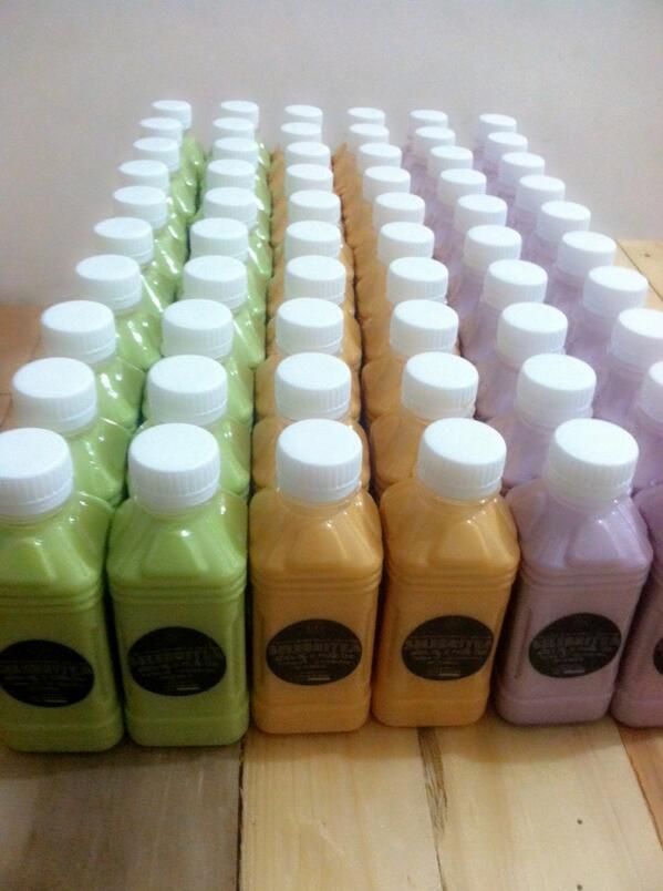 Selebritea's tweet photo. Thai_Tea_Botol_di_Bandung http://t.co/8XNqtaVxz3