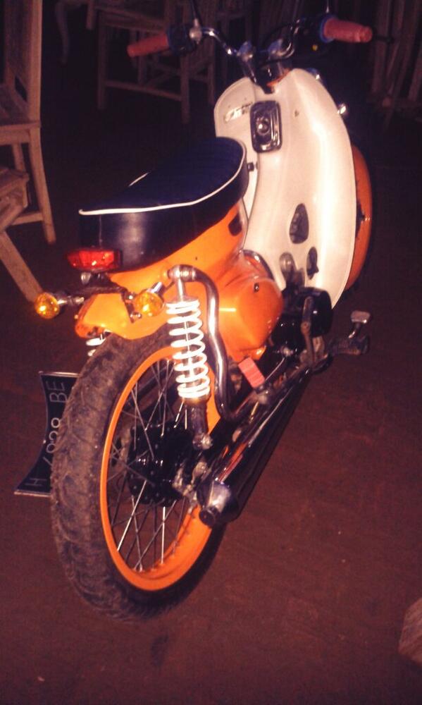 MantinganAsli's tweet photo. Sopo seng gelem tak boncekke karo montor iki?#sengGelemNGACUNG http://t.co/1ytxYcr0v3