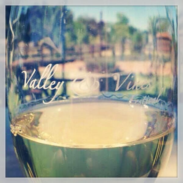 Valley and Vines tweet media