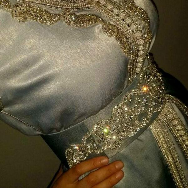 asmaemoudi's tweet photo. باللباس المغربي :) http://t.co/t6RUhvUg24