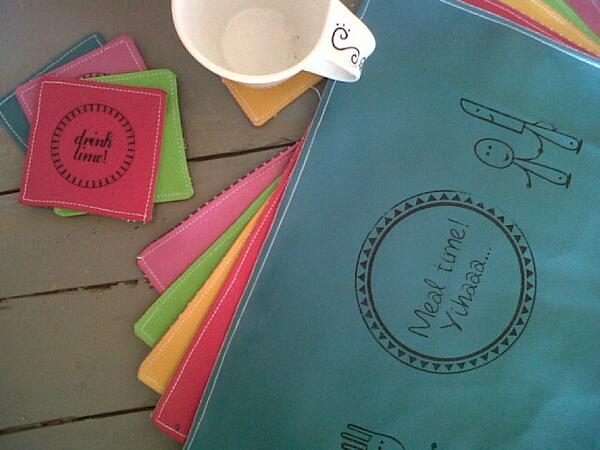 cisticrafty's tweet photo. New #placemat #coaster #KaryanyaCisti #CistiCrafty #MadeByOrder #YukDiOrder #jualan http://t.co/lUKRPqeDgw
