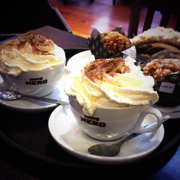 rachyloujenkins's tweet image. Free coffees with @bkj91 :) #thankso2