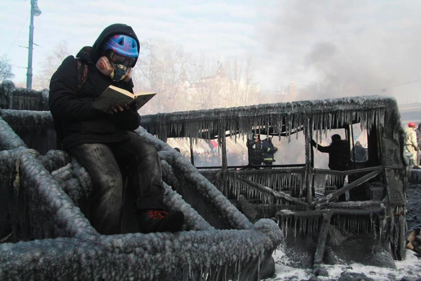 BevoCcQCMAAzL8w.png:large