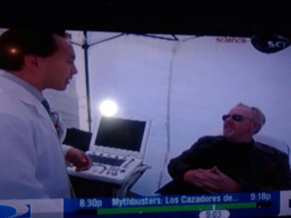 Clinicalar's tweet photo. Equipo Samsung Medison modelo U5 en programa Mythbusters de SCI ! http://t.co/GjnC41Jf3Z